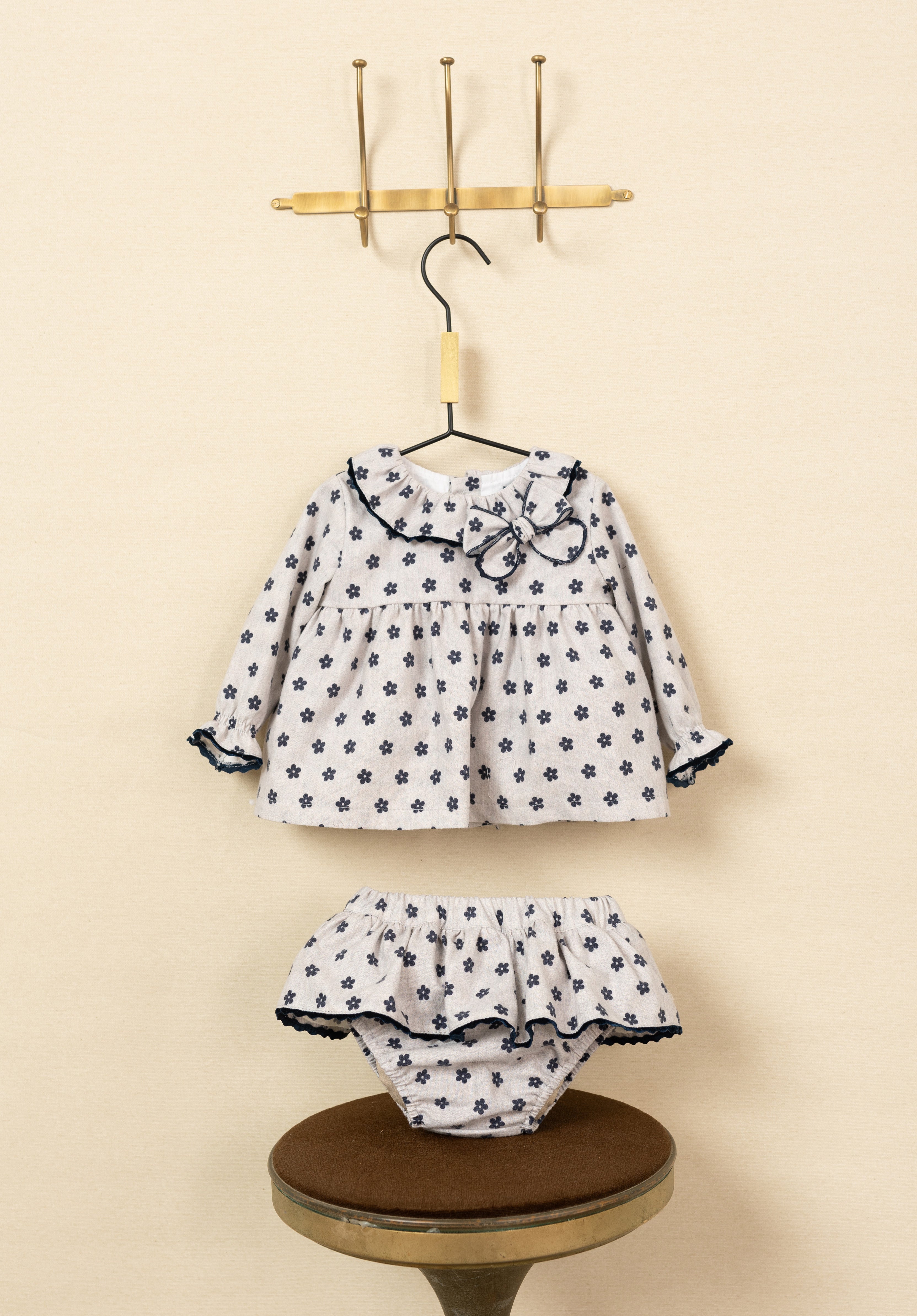 Jesusito flores bebe niña