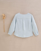 Camisa de niño azul cielo de manga larga