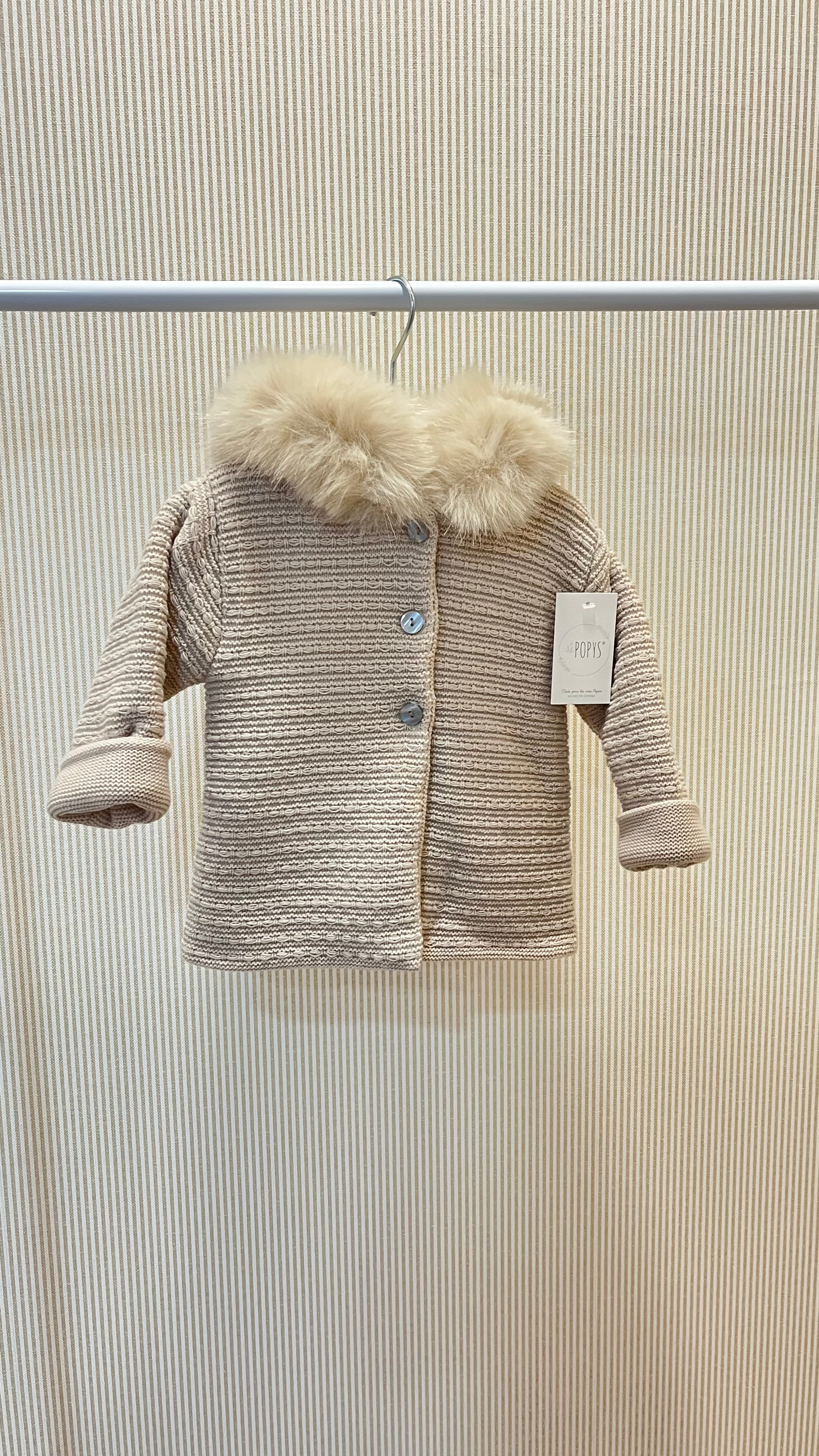 Chaqueta de punto con pelo en capucha