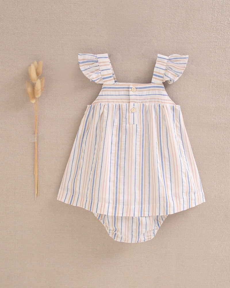Vestido de bebé a rayas con volante en tirantes